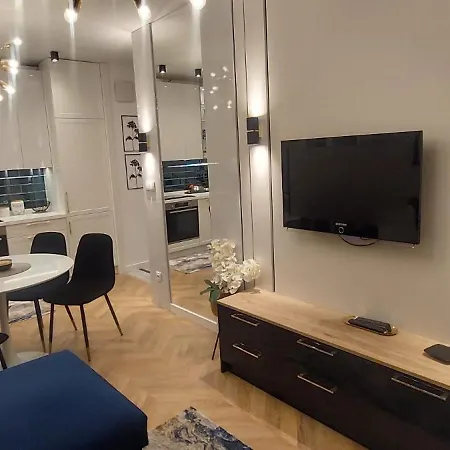 20 Minutes From Warsaw With Balcony By Renters