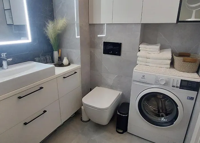 Apartament 20 Minutes From Warsaw With Balcony By Renters