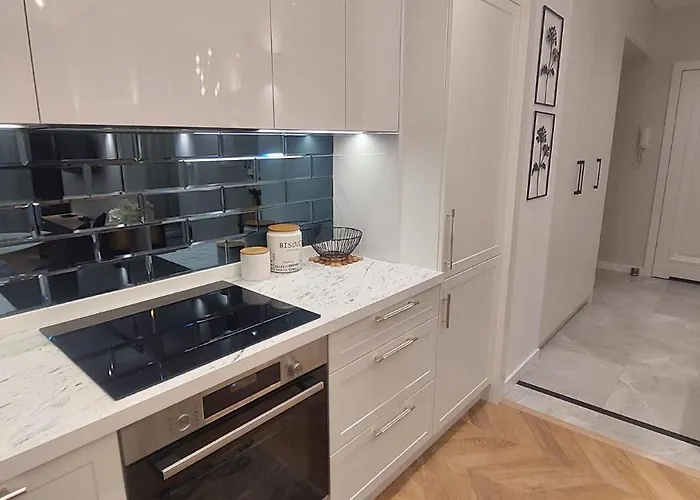 Apartament 20 Minutes From Warsaw With Balcony By Renters Ozarow Mazowiecki